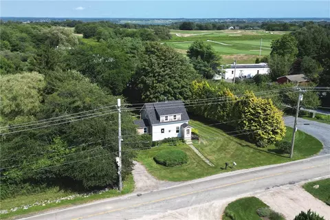 318 Mitchells Ln, Middletown, RI 02842