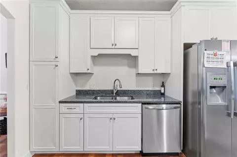 Kitchen - 31 Butterfly Dr, Westerly, RI 02891 photo 3 of 3