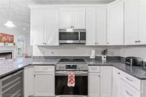 Kitchen - 31 Butterfly Dr, Westerly, RI 02891 photo 2 of 3