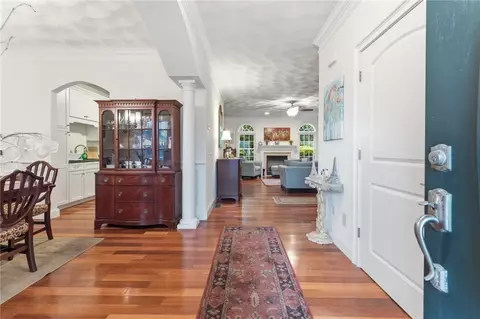 Entry Way - 31 Butterfly Dr, Westerly, RI 02891 photo 3 of 3