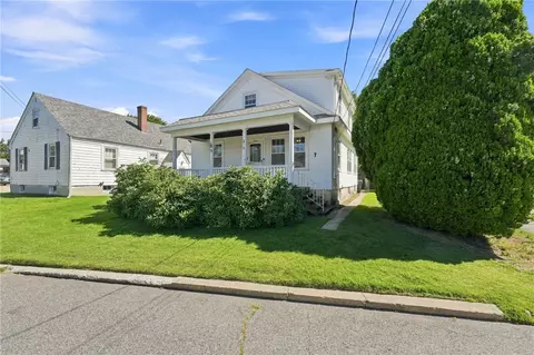 7 Old Whipple St, Cumberland, RI 02864