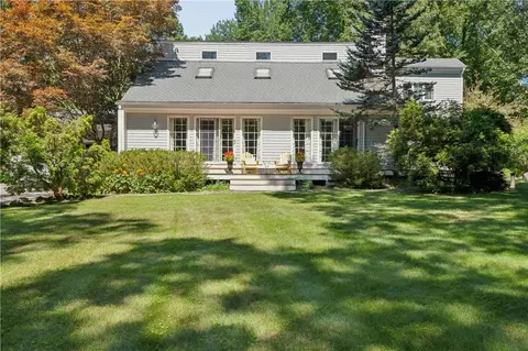 24 Constellation Ct, Jamestown, RI 02835