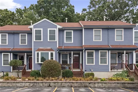 200 Heroux Blvd #203, Cumberland, RI 02864
