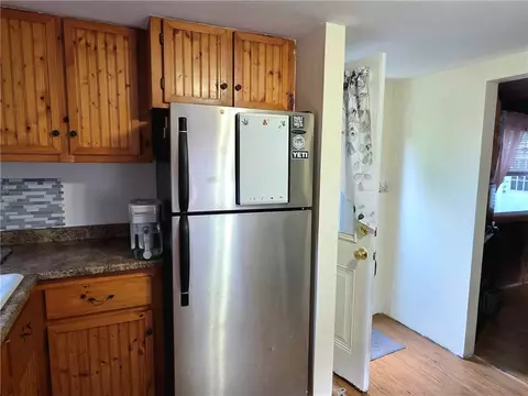 23 Woodridge Dr, Mapleville, RI 02839 photo 5