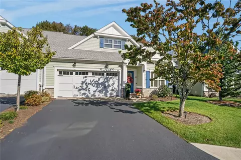 59 Travelers Ct, East Greenwich, RI 02818