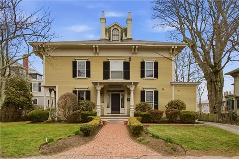28 Kay St #3, Newport, RI 02840