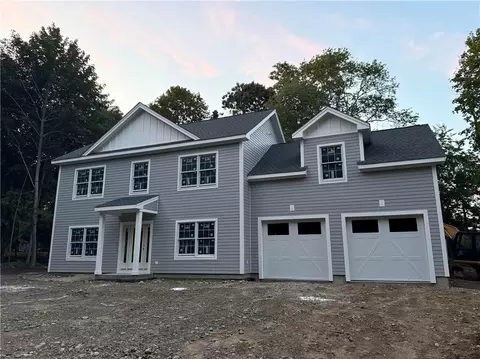 1015 E Shore Rd, Jamestown, RI 02835