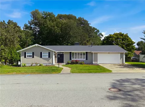 27 W River Pkwy, North Providence, RI 02904