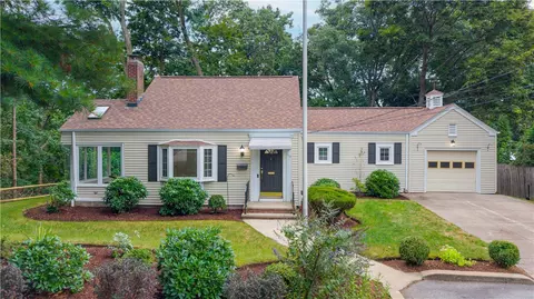 110 Ausdale Rd, Cranston, RI 02910