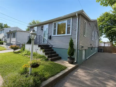 97 Spring Ave, Barrington, RI 02806