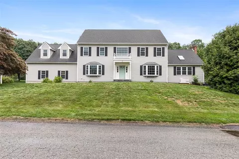 12 Frederick Ln, Cumberland, RI 02864
