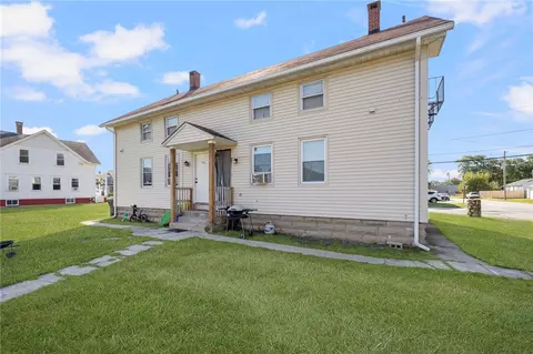 Exterior - 54 Blackburn St, Warwick, RI 02886 photo 3 of 10