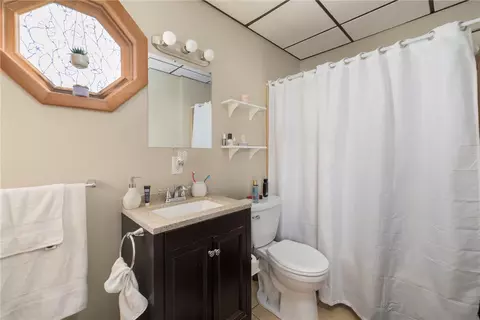 Bath - 54 Blackburn St, Warwick, RI 02886 photo 1 of 2