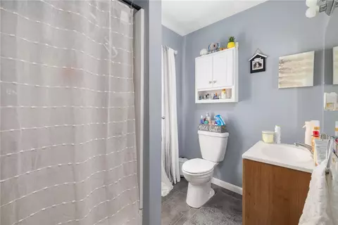 Bath - 54 Blackburn St, Warwick, RI 02886 photo 2 of 2
