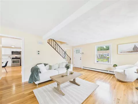 Living - 83 Sandro Dr, Warwick, RI 02886 photo 7 of 10