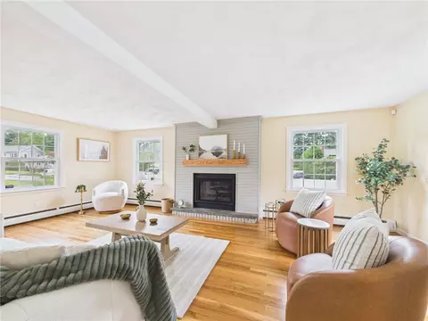 Living - 83 Sandro Dr, Warwick, RI 02886 photo 2 of 10
