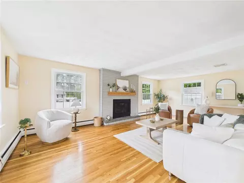 Living - 83 Sandro Dr, Warwick, RI 02886 photo 4 of 10
