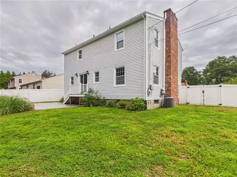 Exterior - 83 Sandro Dr, Warwick, RI 02886 photo 2 of 5
