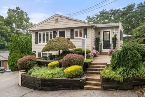 20 Dewey Ave, North Providence, RI 02911