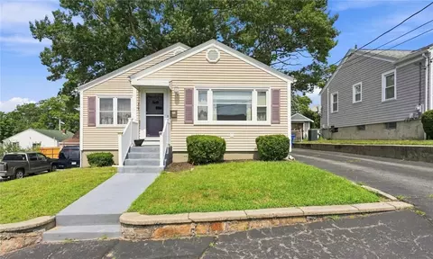 219 Grosvenor Ave, North Providence, RI 02904