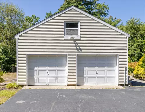 Exterior - 77 Chestnut Hill Rd, Glocester, RI 02814 photo 6 of 7