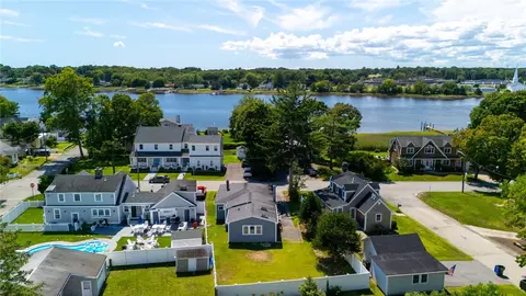 26 Bowden Ave, Barrington, RI 02806