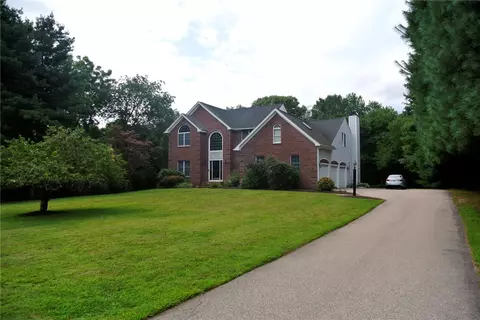 31 Rolling Meadow Way, North Kingstown, RI 02852