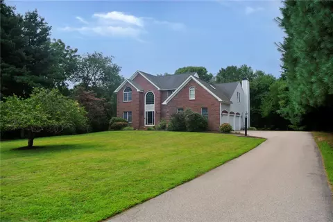 31 Rolling Meadow Way, North Kingstown, RI 02852