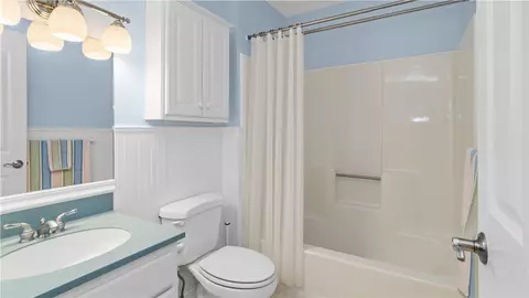 Bath - 15 Apache Dr #F, Westerly, RI 02891 photo 1 of 2