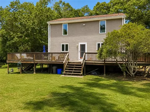 027 Sunset Hill Ave, Portsmouth, RI 02872