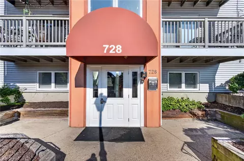 728 Beverage Hill Ave #17, Pawtucket, RI 02861