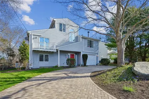 94 Spindrift St, Jamestown, RI 02835