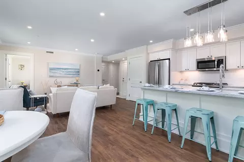 20 E Bowery St #1A, Newport, RI 02840