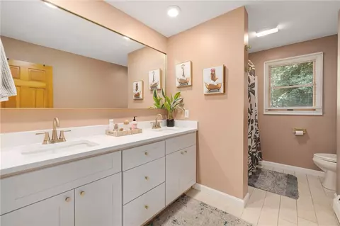 Bath - 702 Gardner Rd, Exeter, RI 02822 photo 1 of 2