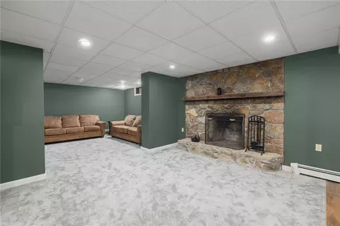 Living - 702 Gardner Rd, Exeter, RI 02822 photo 4 of 7