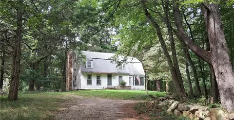 330 Narrow Ln, North Kingstown, RI 02852