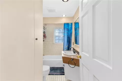 Bath - 538 Bound Rd, Woonsocket, RI 02895 photo 1 of 6