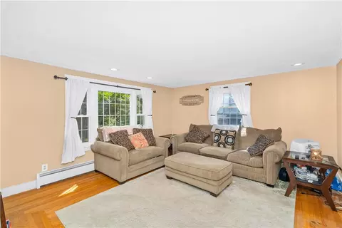 Living - 538 Bound Rd, Woonsocket, RI 02895 photo 1 of 5