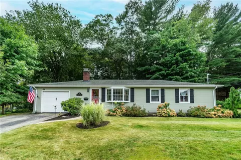 6 Manor Dr, Coventry, RI 02816