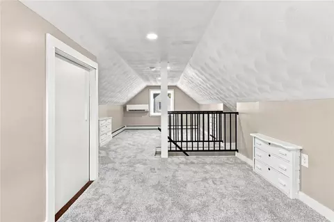 Entry Way - 53 Pell Ave, Warwick, RI 02888 photo 4 of 5
