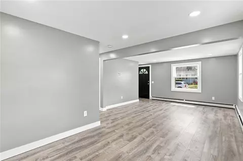 Living - 53 Pell Ave, Warwick, RI 02888 photo 1 of 3