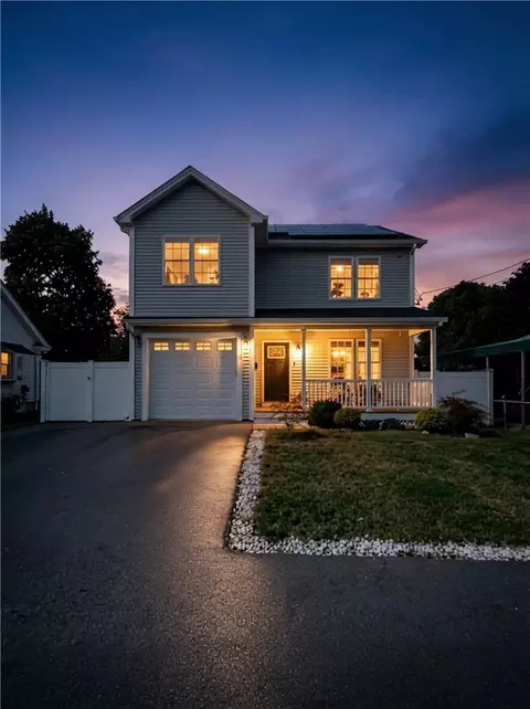 148 Hunts Ave, Pawtucket, RI 02861