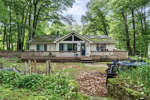 87 Tower Hill Rd, Cumberland, RI 02864