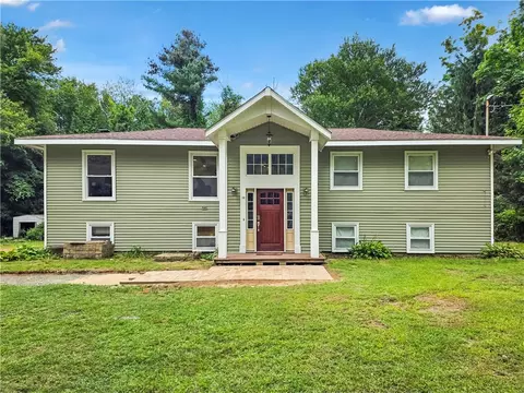 11 Winsor Park Way, Glocester, RI 02857