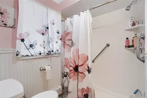 Bath - 16 Marigold Dr, Warwick, RI 02889 photo 2 of 2