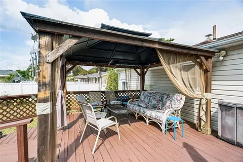 Exterior - 16 Marigold Dr, Warwick, RI 02889 photo 4 of 7