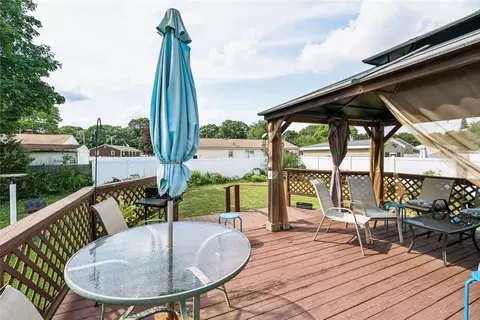 Exterior - 16 Marigold Dr, Warwick, RI 02889 photo 5 of 7