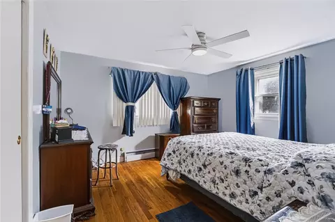 Bedroom - 16 Marigold Dr, Warwick, RI 02889 photo 1 of 5
