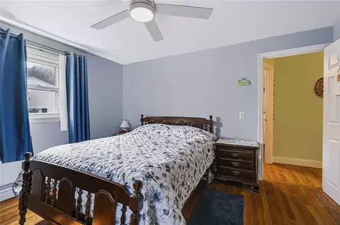 Bedroom - 16 Marigold Dr, Warwick, RI 02889 photo 2 of 5