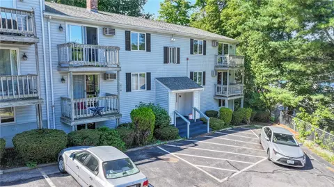 2 Angle St #8, Manville, RI 02838